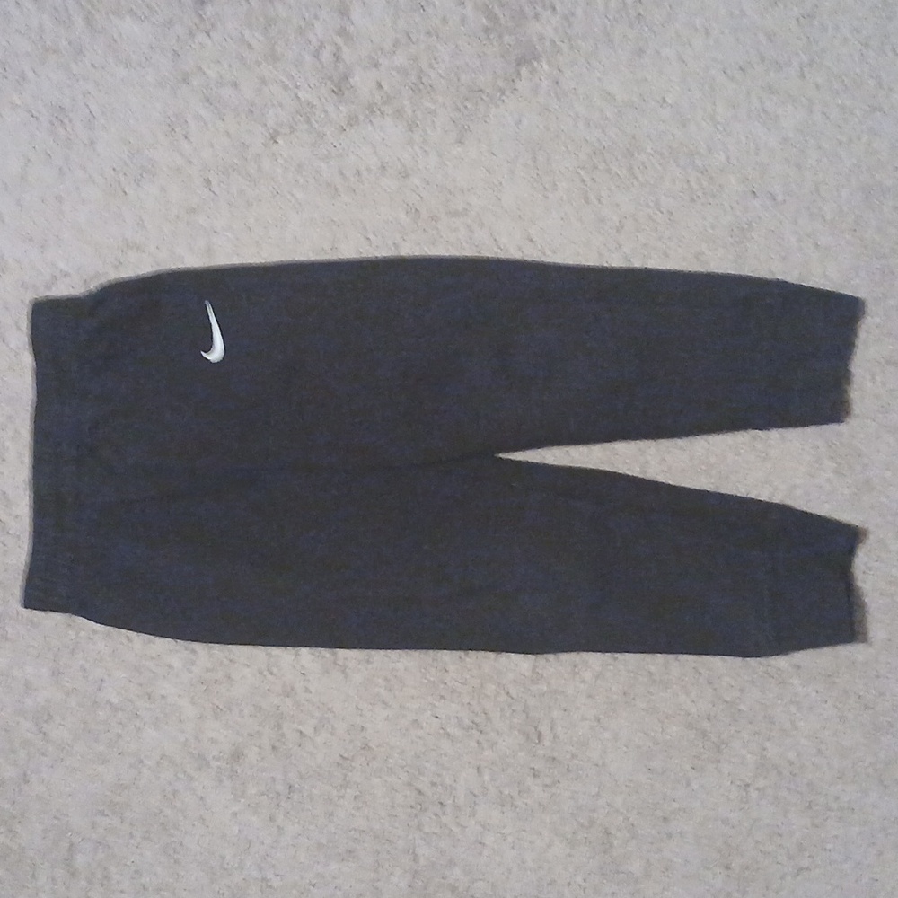 Kids Black Nike sweat pants size 7/L